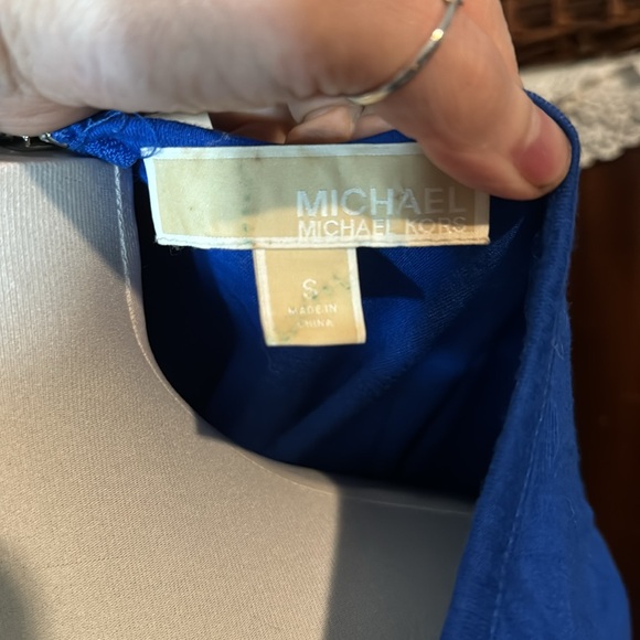 Michael Kors blue long sleeve zipper back top - Picture 5 of 6
